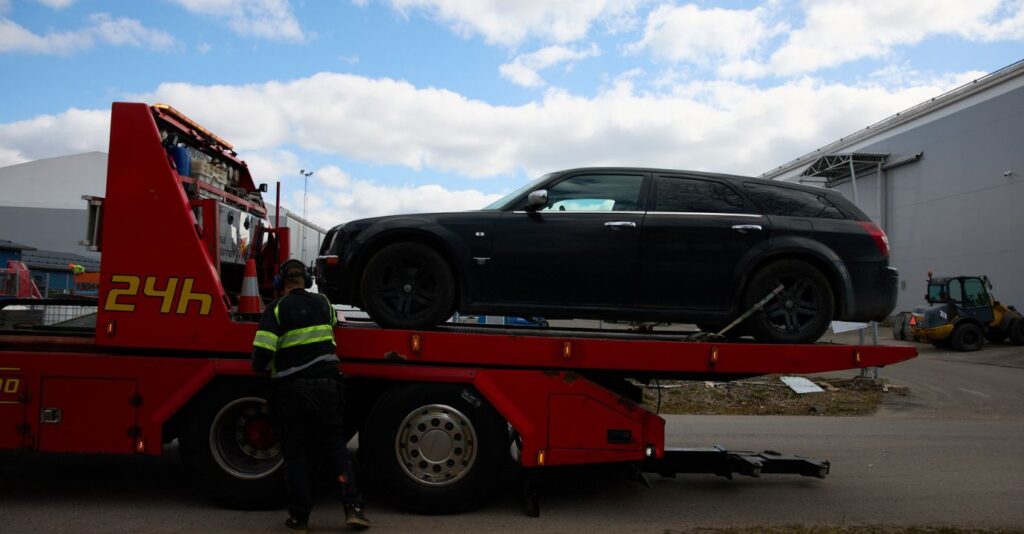 auto hinausauton lavetilla